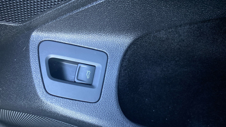 Volkswagen Passat 2.0 TDI EVO SCR R-Line 5dr DSG Diesel Estate